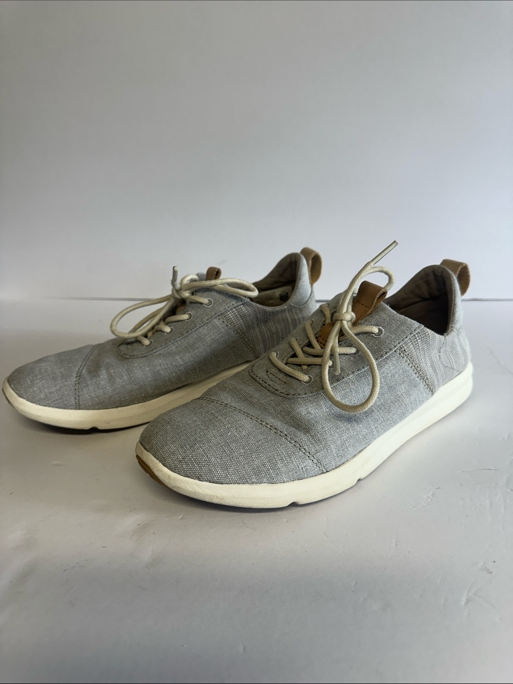 Toms sneakers women’s size 7